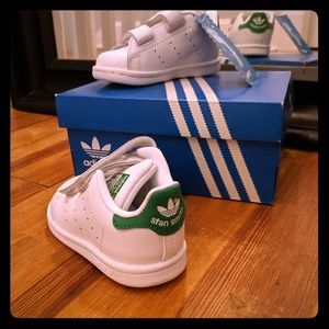 Adidas/Stan Smith Velcro Toddler Shoe